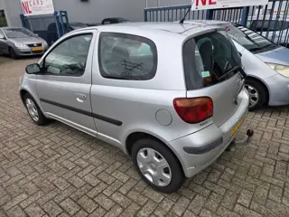 Foto 13 van Toyota Yaris 1.3 VVT-i Terra rijdt prima