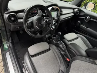 Foto 16 van MINI 3-deurs Cooper 1.5 136pk Business-Pack l AIRCO l FULL-LED l NAVI l PDC l SPORT-STOELEN l 96.000