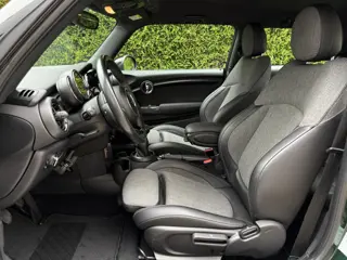 Foto 15 van MINI 3-deurs Cooper 1.5 136pk Business-Pack l AIRCO l FULL-LED l NAVI l PDC l SPORT-STOELEN l 96.000