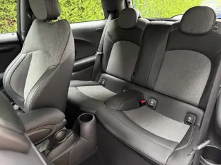Foto 13 van MINI 3-deurs Cooper 1.5 136pk Business-Pack l AIRCO l FULL-LED l NAVI l PDC l SPORT-STOELEN l 96.000