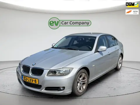 BMW 3-serie 320i Business Line | 103k km NAP | Goed onderhouden | Parkeersensoren | Cruise Control |