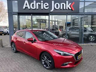 Mazda 3 2.0 SkyActiv-G 120 GT-M AUTOMAAT | TREKHAAK | 18" LM VELGEN | CAMERA | STOEL- en STUURVERWAR