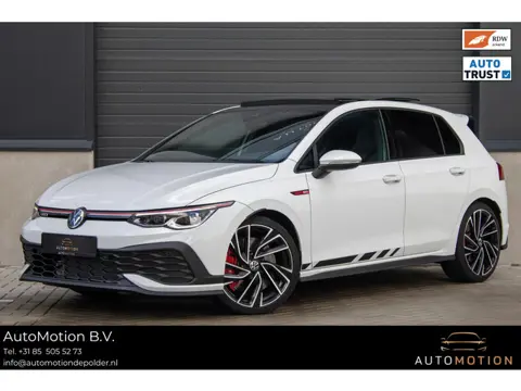 Volkswagen Golf 8 2.0 TSI GTI Clubsport PANO CAMERA IQ LIGHTS STOELVERWARMING 19 INCH SFEER