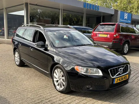 Volvo V70 2.5T 231pk Momentum Model 12 Xenon (bj 2011)