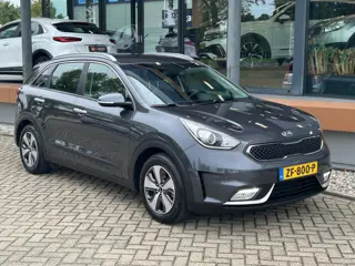Kia Niro 1.6 GDi Hybrid DynamicLine / WINTER + ZOMER SET /