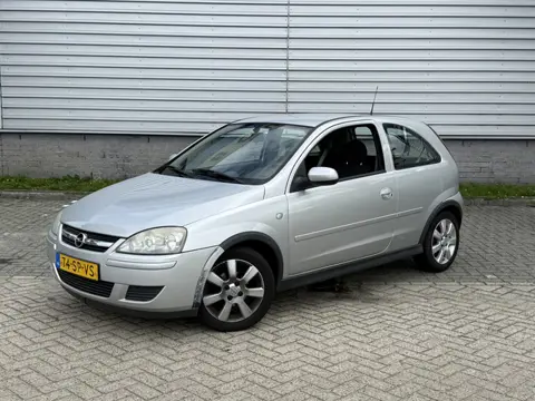 Opel Corsa 1.2-16V Silverline (INRUILKOOPJE) (bj 2006)