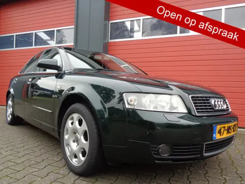 Audi A4 Limousine 2.4 170PK Clima Cruise 6-BAK LMV Trekhaak NL-Auto