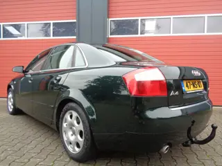 Foto 17 van Audi A4 Limousine 2.4 170PK Clima Cruise 6-BAK LMV Trekhaak NL-Auto