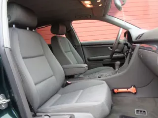 Foto 14 van Audi A4 Limousine 2.4 170PK Clima Cruise 6-BAK LMV Trekhaak NL-Auto