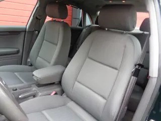 Foto 13 van Audi A4 Limousine 2.4 170PK Clima Cruise 6-BAK LMV Trekhaak NL-Auto