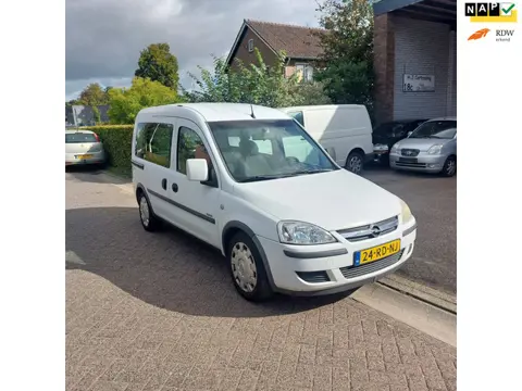 Opel Tour 1.4-16V Njoy