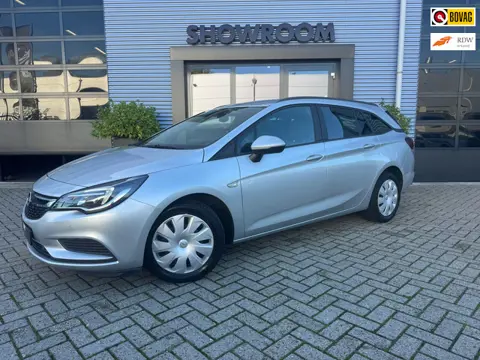 Opel Astra Sports Tourer 1.4 Online Edition|AUTOMAAT|TREKHAAK|CRUISE|NAVI|STOEL&STUURVERWARMING