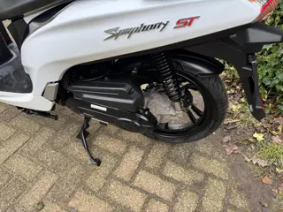 Foto 14 van SYM Symphony ST 45km E5 Scooter WHITE BETAAL met in3
