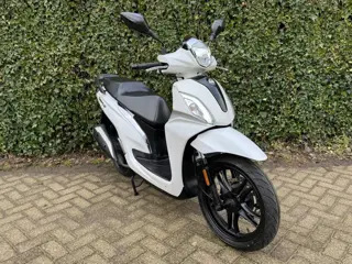 Foto 17 van SYM Symphony ST 45km E5 Scooter WHITE BETAAL met in3