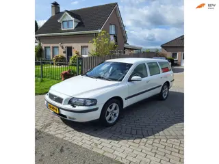 Volvo V70 2.4 Automaat,Stoelverwarming,trekhaak,nette auto!