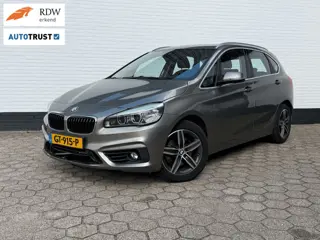 BMW 2-serie Active Tourer 220i Sport AUTOMAAT l TREKHAAK!