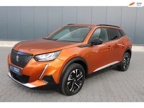 Peugeot 2008 1.2 PureTech Allure Pack Premium Plus NIEUWE BANDEN