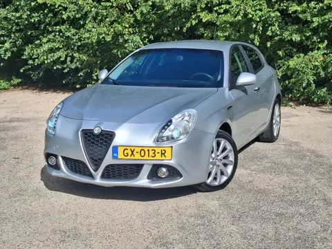 Alfa Romeo Giulietta 2.0 JTDm Distinctive |AUTOMAAT + CRUISE + AIRCO|