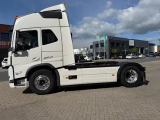 Foto 19 van Volvo FM 460 4X2 GLOBETROTTER DYNAMIC STEERING / ALCOA DURA BRIGHT / KOELKAST / AIRCO / STANDKACHEL