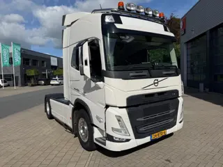 Foto 17 van Volvo FM 460 4X2 GLOBETROTTER DYNAMIC STEERING / ALCOA DURA BRIGHT / KOELKAST / AIRCO / STANDKACHEL