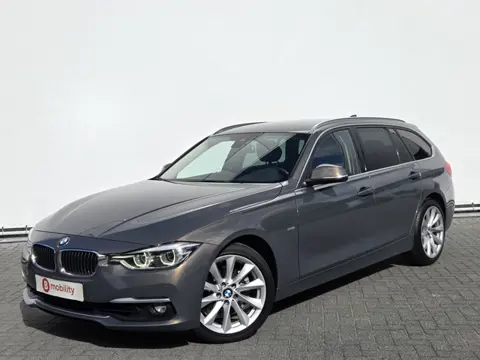 BMW 3 Serie Touring 330i High Executive Luxury Edition 'Champagne Quartz' Apple CarPlay | Leer | Cru