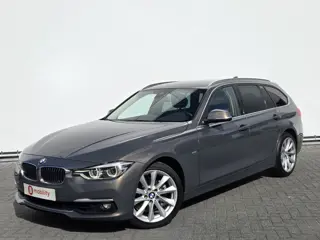 BMW 3 Serie Touring 330i High Executive Luxury Edition 'Champagne Quartz' Apple CarPlay | Leer | Cru