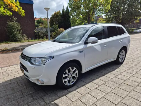 Mitsubishi Outlander 2.0 PHEV instyle+ 1-Eigenaar White Edition