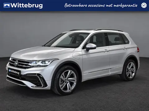 Volkswagen Tiguan 1.4 TSI eHybrid R-Line / APP Connect / Panodak / R-Line