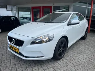 VOLVO V40  2.0 T2 Momentum 1e eigenaar Navi/PDC/Bluethooth