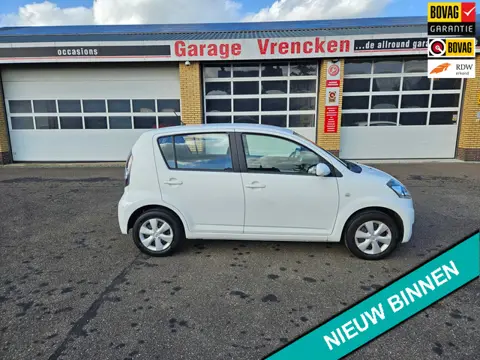Daihatsu Sirion 2 1.0-12V Style