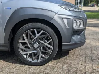Foto 16 van Hyundai Kona 1.6 GDI HEV Premium Rijklaarprijs / 12 mnd Bovag garantie