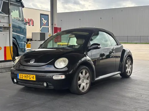 Volkswagen New Beetle Cabriolet 1.6 Highline (OPKNAPPER, Carplay, StoelV, Airco)