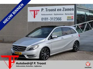 Mercedes-Benz B-Klasse 180 Nederlandse auto/Panoramadak/Stoelverwarming/Harman Kardon/Trekhaak/Elekt