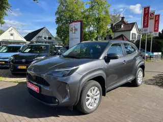 TOYOTA YARIS CROSS 1.5 HYBRRID DYNAMIC AUTOMAAT / CAMERA / CARPLAY / DAB / LED / STOEL+STUUR VERWARMING / 16'' LM-VELGEN