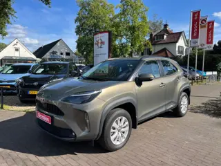 TOYOTA YARIS CROSS 1.5 HYBRID DYNAMIC AUTOMAAT / CAMERA / CARPLAY / DAB / LED / STOEL+STUUR VERWARMING / 16'' LM-VELGEN