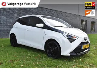Toyota Aygo 1.0 VVT-i x Airco Cruise-control Lichtmetalen velgen.