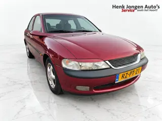 Opel Vectra 1.6i-16V CD Voor de liefhebber ! Henk Jongen Auto's in Helmond,  al 50 jaar service zoal