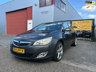 Opel Astra 1.6 Cosmo Executive Automatische Airco/Navi/PDC/Cruise/19" LM/Lange APK