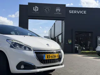 Foto 14 van Peugeot 208 Allure 1.2 PureTech 82PK Trekhaak, Navigatie, Parkeersensoren Achter, Climate Control, C