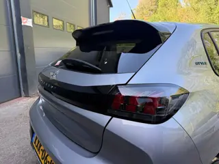 Foto 16 van Peugeot 208 1.2 GT | Carplay| Led|