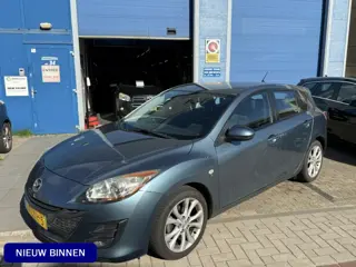Mazda 3 1.6 GT-M Line bj. 2010 Navigatie, Airco, Bluetooth, etc. Zeer luxe uitvoering met alle boekj