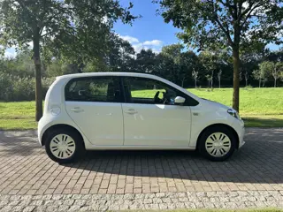 Foto 15 van Volkswagen up! 1.0 move up! BlueMotion | NAVI | Cruise Control | PDC |