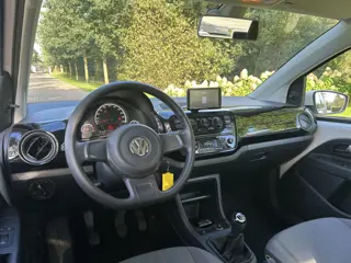 Foto 16 van Volkswagen up! 1.0 move up! BlueMotion | NAVI | Cruise Control | PDC |