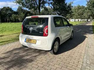 Foto 18 van Volkswagen up! 1.0 move up! BlueMotion | NAVI | Cruise Control | PDC |