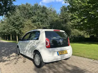 Foto 11 van Volkswagen up! 1.0 move up! BlueMotion | NAVI | Cruise Control | PDC |