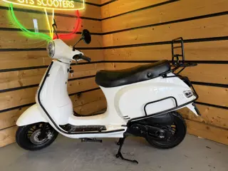 AGM Bromscooter VX50 (bj 2019, automaat)