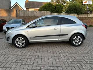 Opel Corsa 1.4-16V Vol opties / Rijd perfect APK nieuw