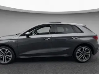 Foto 14 van Audi A3 Sportback 40 TFSI e S edition 204 PK · Glazen panoramadak · SONOS premium 3D · Lichtpakket p