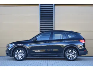 Foto 11 van BMW X1 sDrive20i High Executive * Sportstoelen * Trekhaak * Lichtpakket * LED * Facelift *