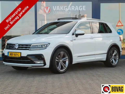 Volkswagen Tiguan 1.4 TSI R-Line, Trekhaak / Elektr. Schuifdak / Full LED / Carplay + Android Auto /
